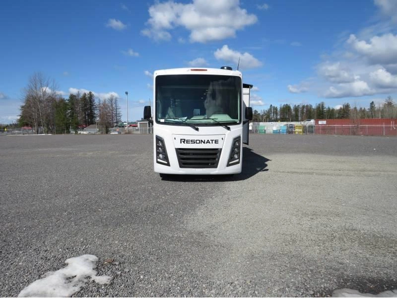 Thor Motor Coach Resonate 30c 2026 alt