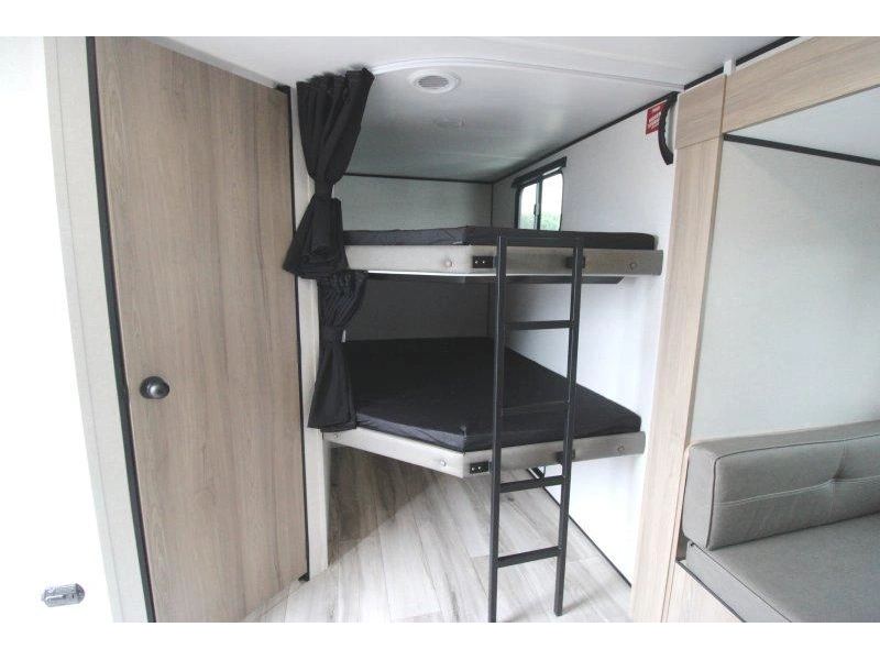 Keystone Rv Coleman 22bx 2027 alt