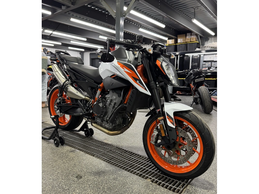 2021 Ktm 890 Duke R alt