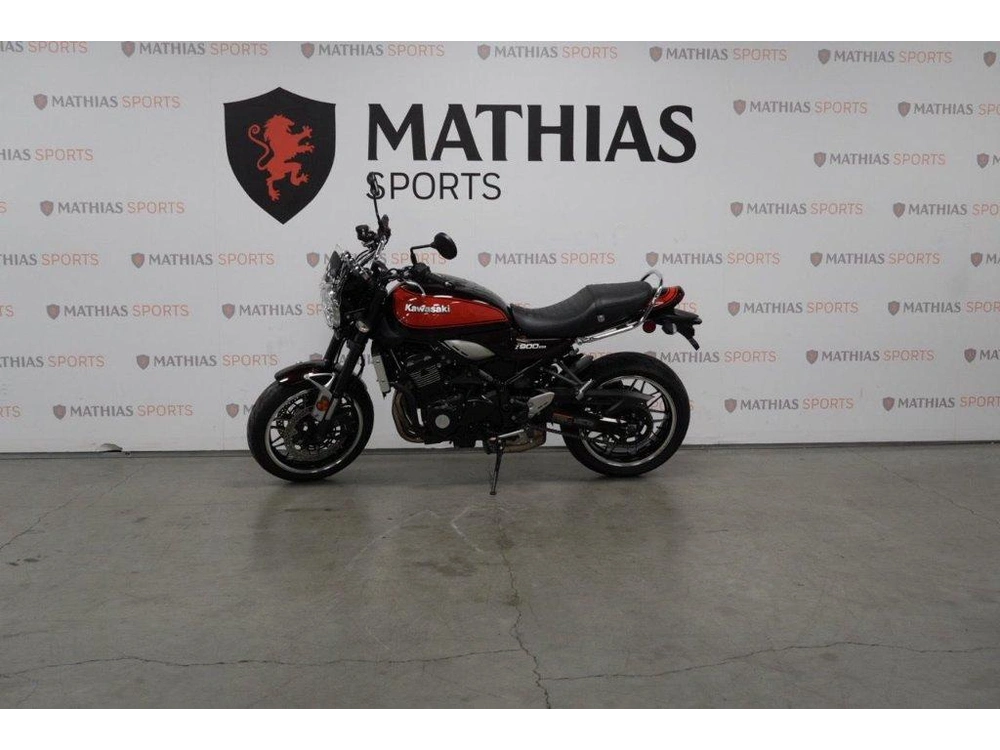 Kawasaki Z900rs 2018 alt