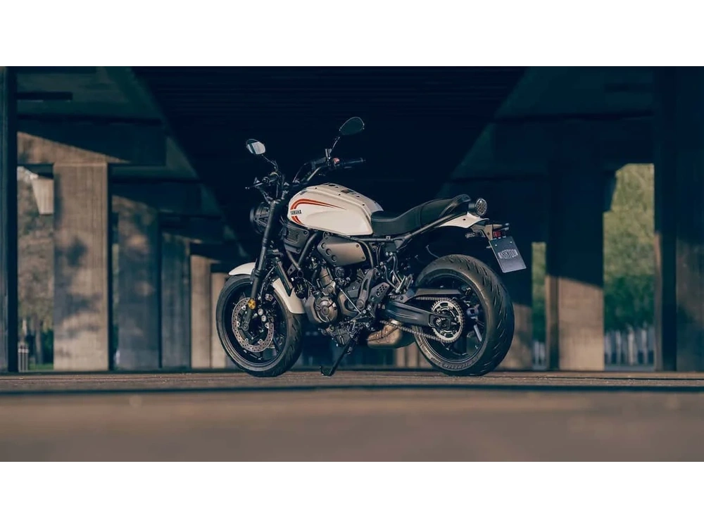 2025 Yamaha Xsr700 Heritage White alt