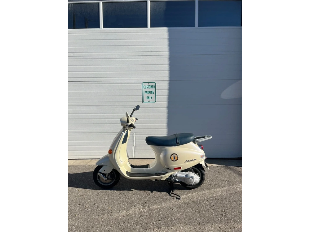 2005 Vespa Et4 alt