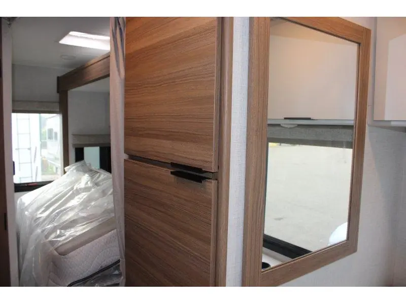 Thor Motor Coach Four Winds 2027