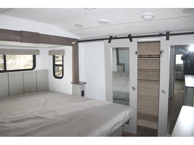 Alliance Avenue 32rls 2026 alt