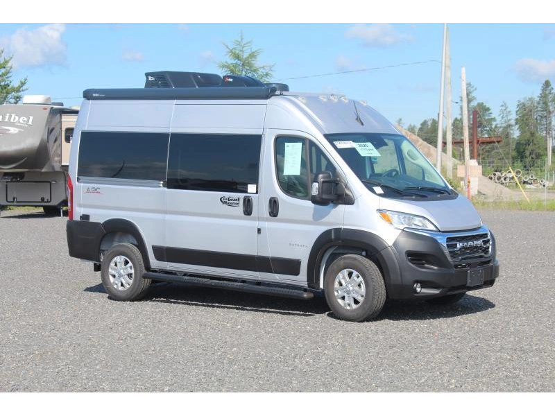 Entegra Coach Arc 18c 2025 alt