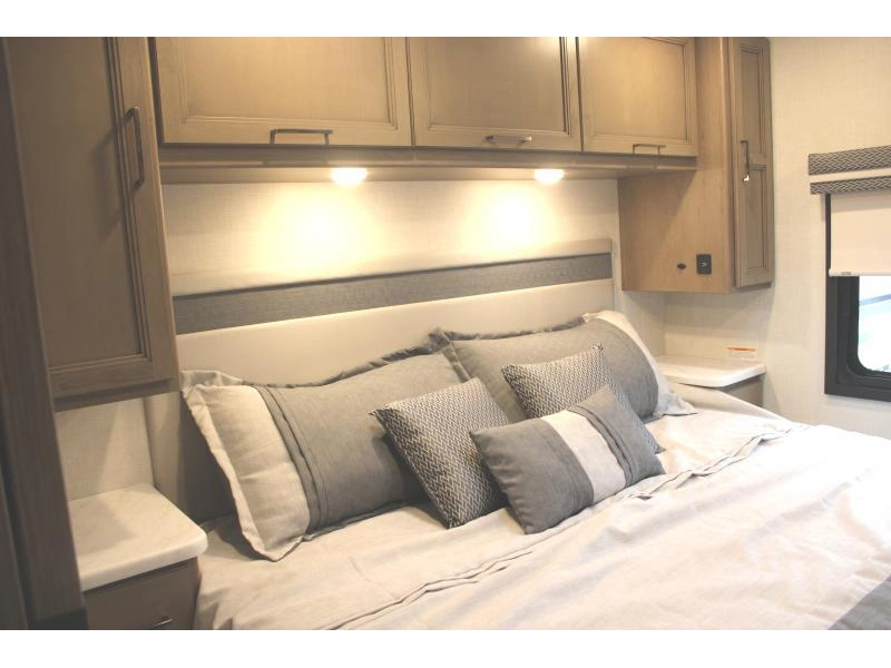 Thor Motor Coach Hurricane 29l 2026 alt