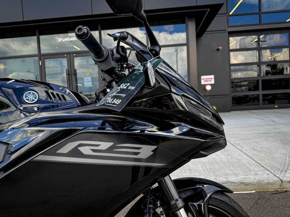 2026 Yamaha R3 alt