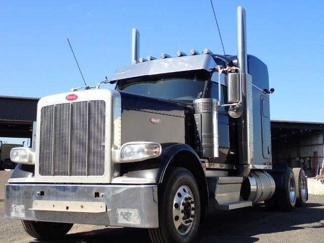 Peterbilt 589 2025
