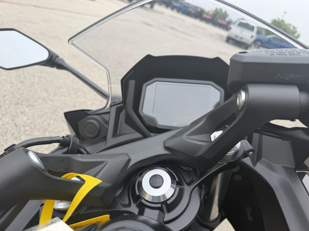 2026 Kawasaki Ninja 650 alt
