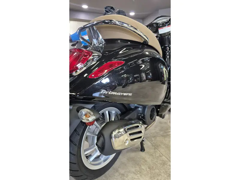 Vespa Primavera 150 2022