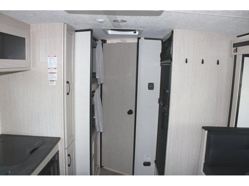 Coachmen Apex 194bhs 2022 alt