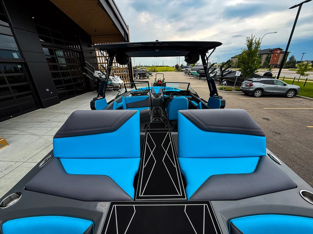 2027 Atx Surf Boats 22 Type-s alt