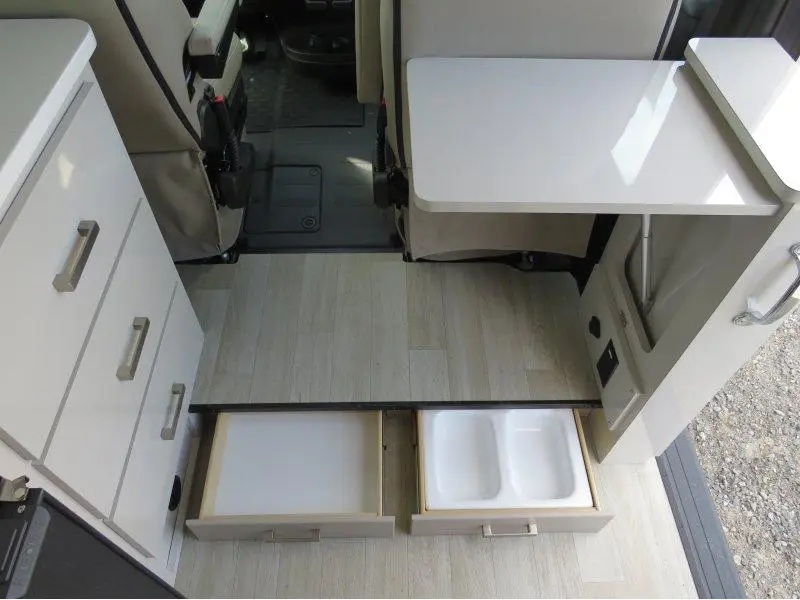 2027 Thor Motor Coach Tellaro