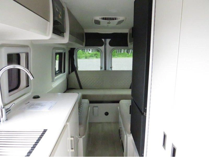 2027 Thor Motor Coach Tellaro 20y alt