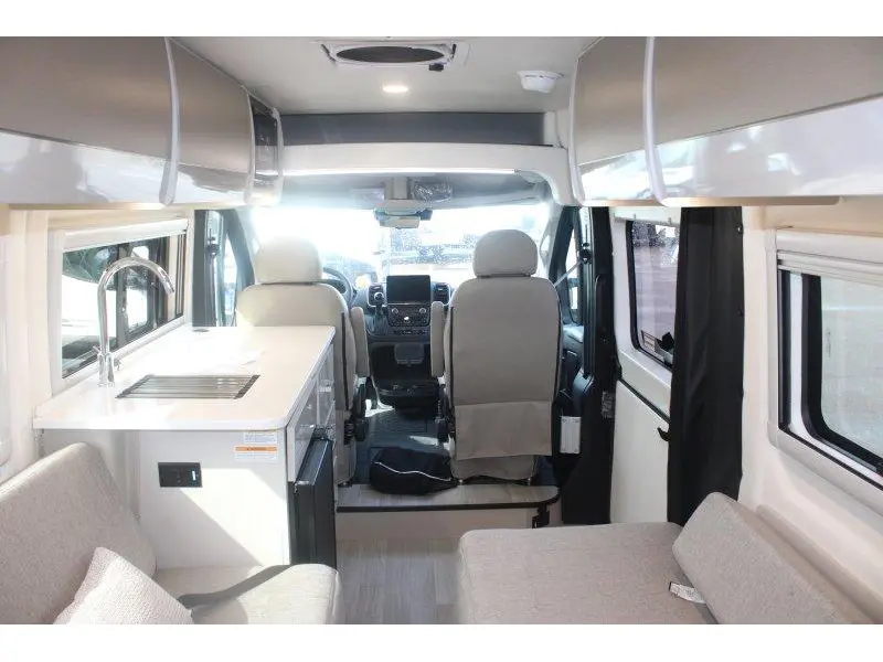 2027 Thor Motor Coach Tellaro
