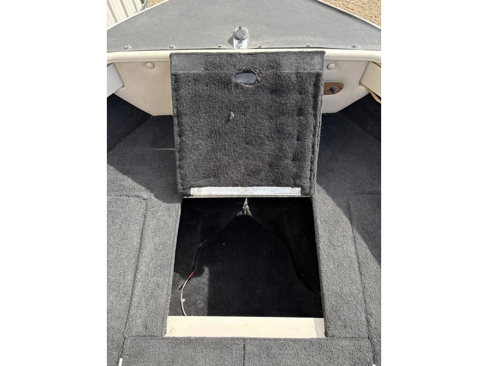 2003 Crestliner 1850 Sportfisher - 15hp Honda alt