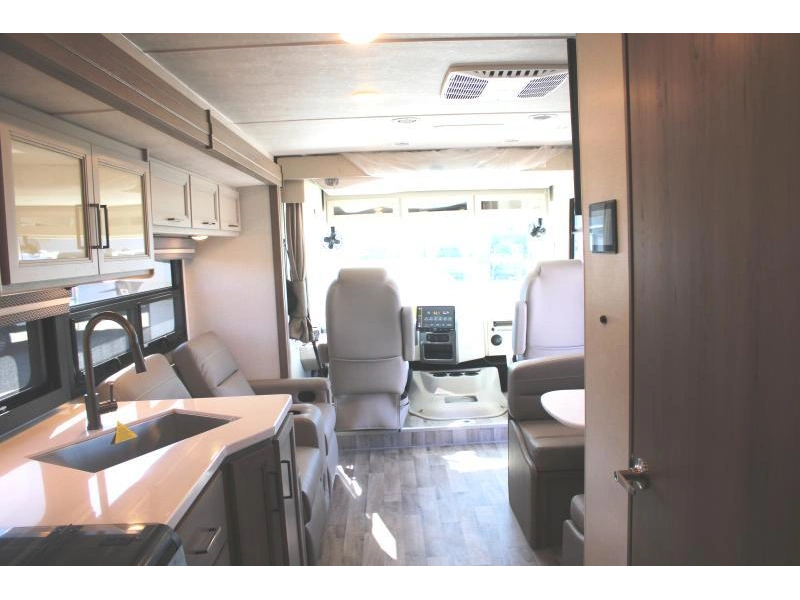 Thor Motor Coach Hurricane 29l 2026 alt