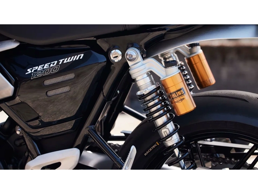 2025 Triumph Speed Twin alt