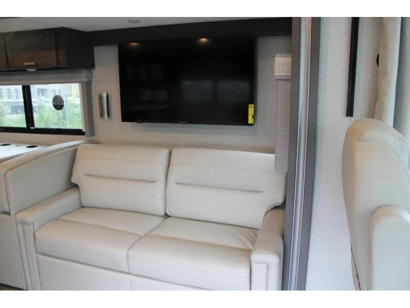 Thor Motor Coach Indigo Cc35 2024 alt