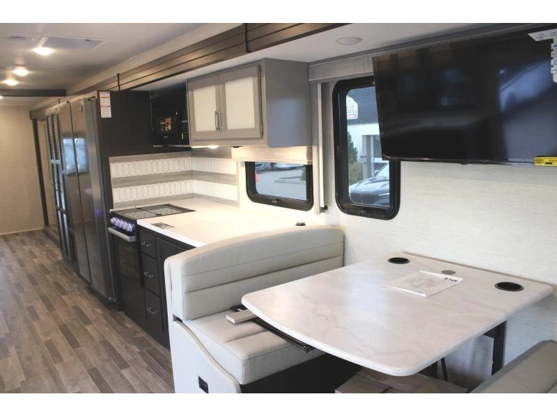 2025 Thor Motor Coach Indigo Dd35 alt