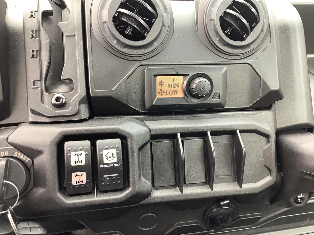 2026 Can-am Defender Hd10 Hvac Cab alt