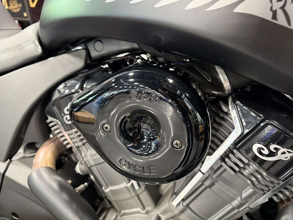2026 Indian Motorcycle Challenger 112 Dark Horse® With Powerband Audio alt