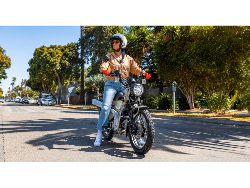 2025 Honda Trail 125 alt