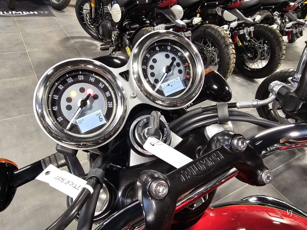 2026 Triumph Bonneville T100 alt