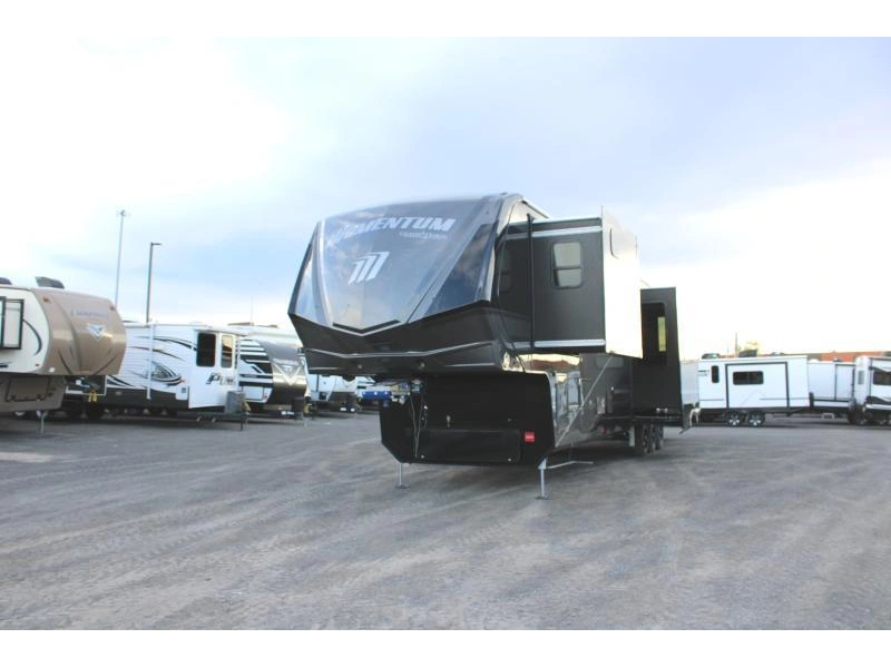Grand Design Momentum 414m 2026 alt