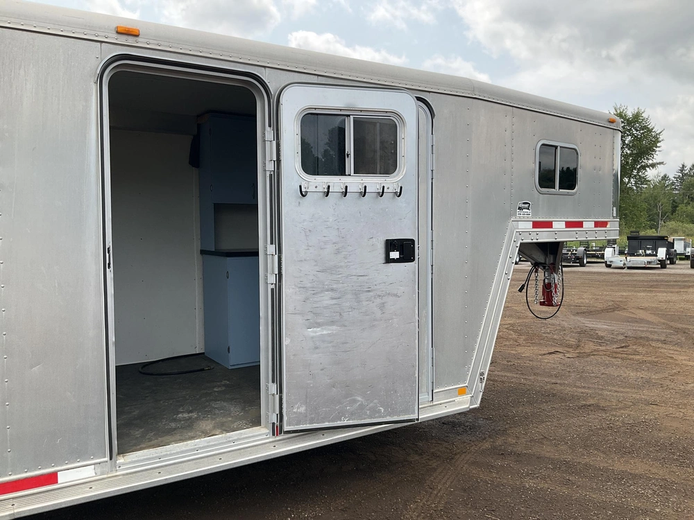 1997 Featherlite Model 8548 3 Horse Slant All Aluminum Gooseneck Horse Trailer alt