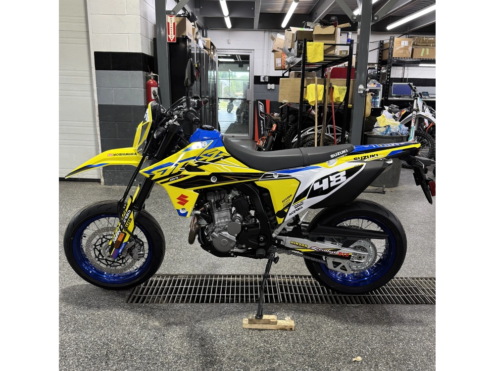 2025 Suzuki Dr-z4sm alt