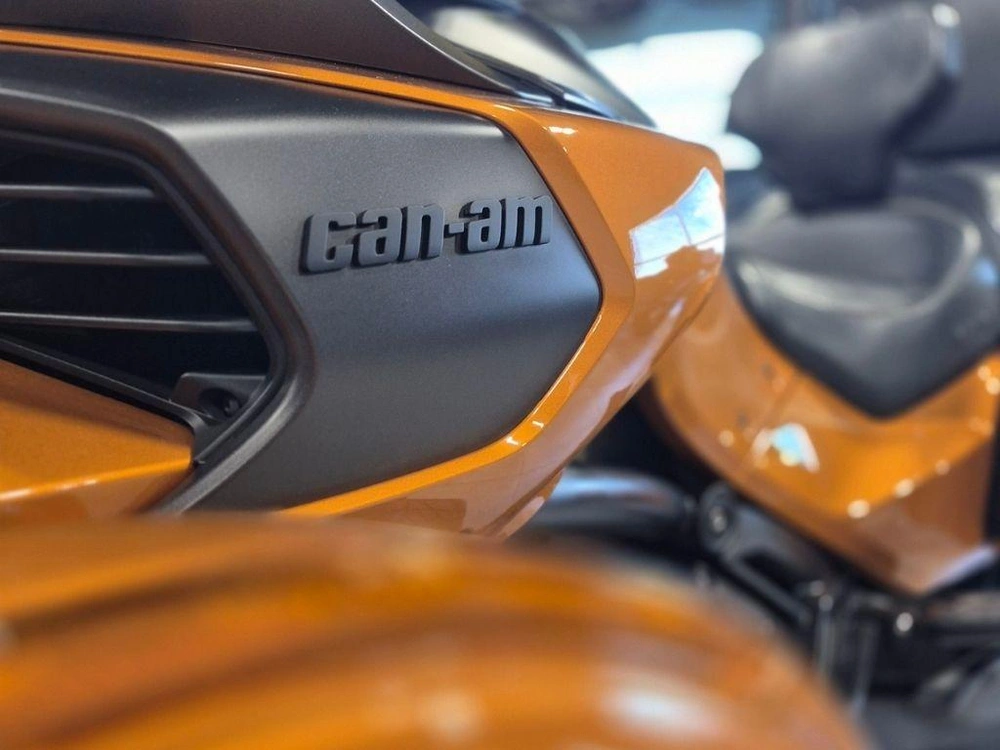 Can-am F3 Limited Special Serie 2024 alt
