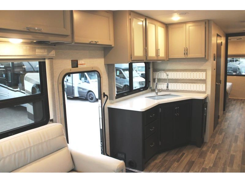 2025 Thor Motor Coach Indigo Dd35 alt