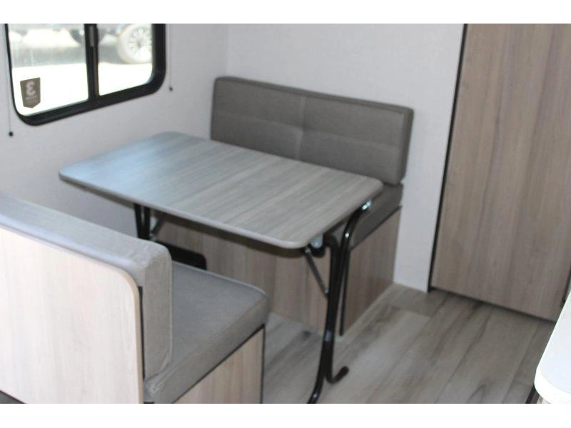 Keystone Rv Coleman 17r 2026 alt