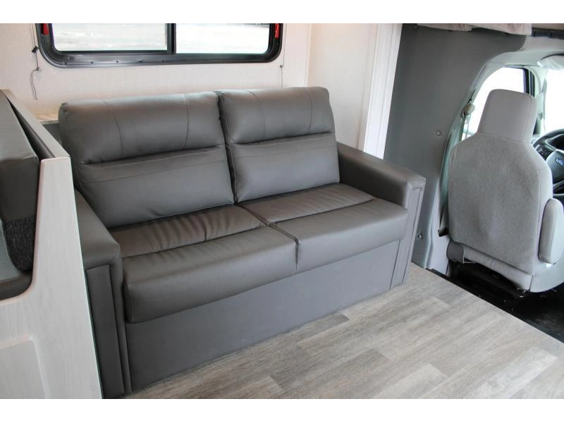 2023 East To West Entrada 2900ds alt
