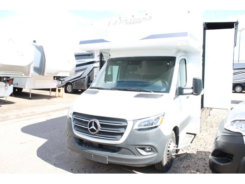 Entegra Coach Qwest 24r 2026 alt