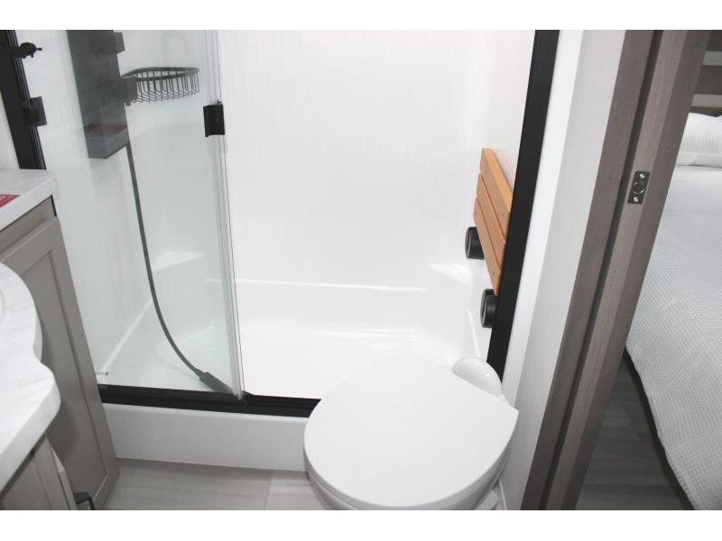 Grand Design Momentum 414m 2026 alt