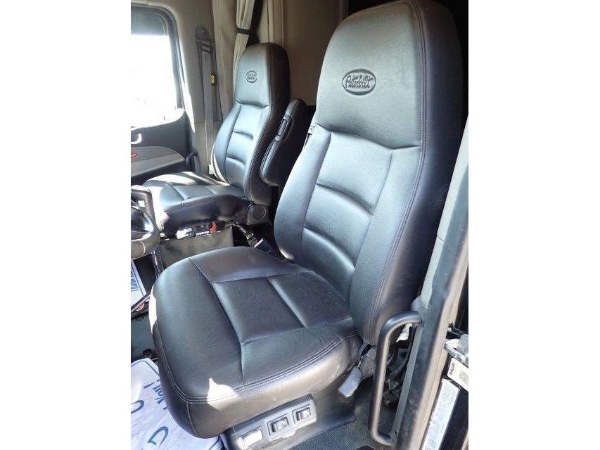 Peterbilt 589 2025