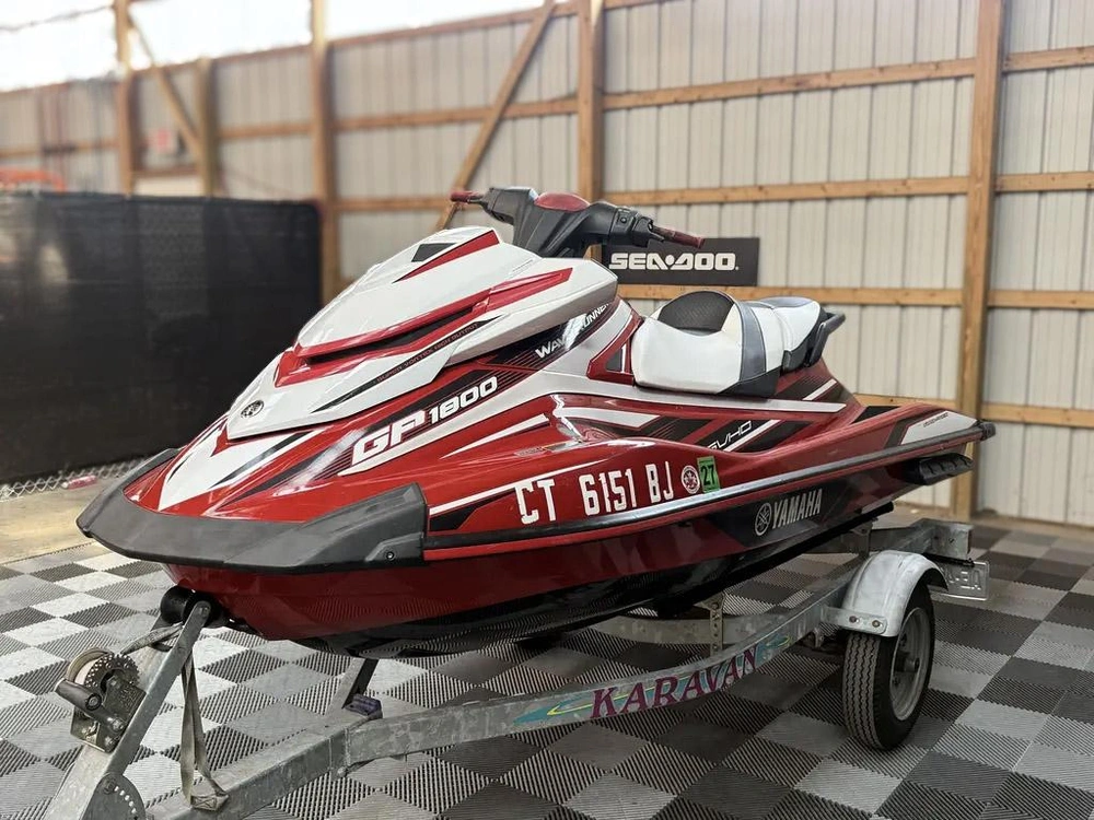 2017 Yamaha Wave Runner alt
