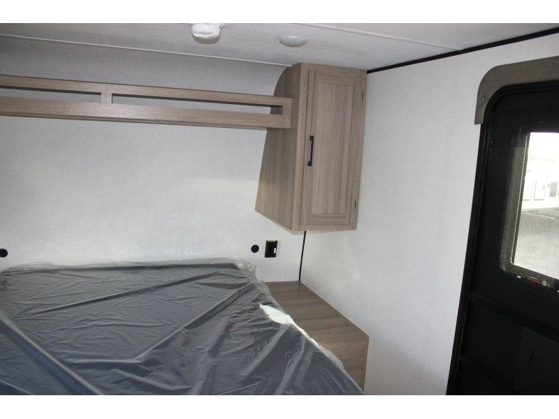 2026 Keystone Rv Coleman 17rx alt