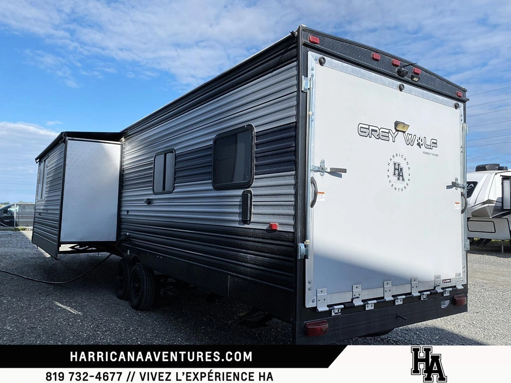 Cherokee 29rr Cargo 2022 alt