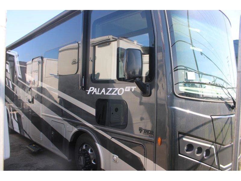 Thor Motor Coach Palazzo 33.6 2026 alt