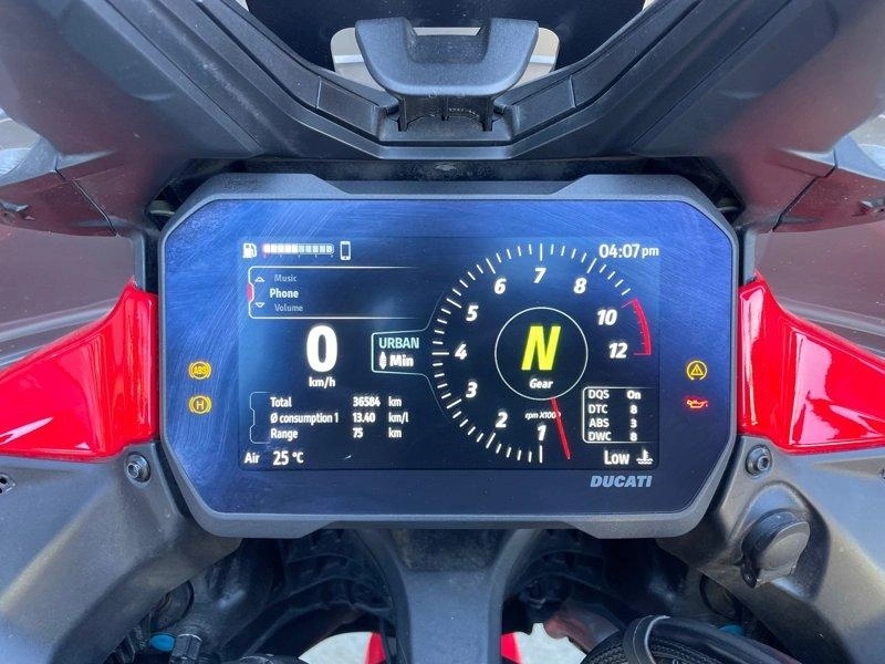 2021 Ducati Multistrada V4 alt