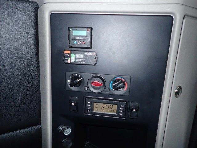 Peterbilt 589 2025