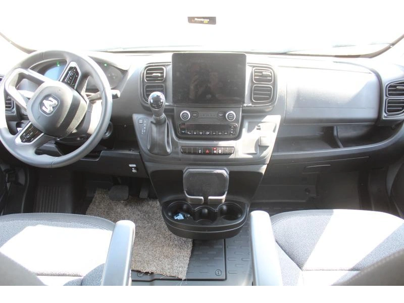 Entegra Coach Arc 18c 2025 alt