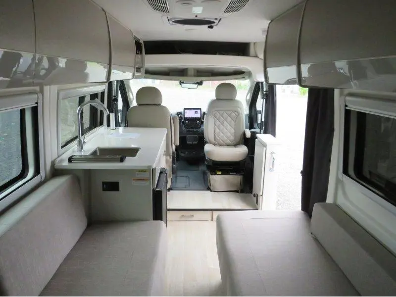 2027 Thor Motor Coach Tellaro 20L
