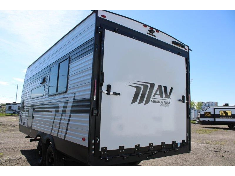 Grand Design Momentum 17mav 2026 alt