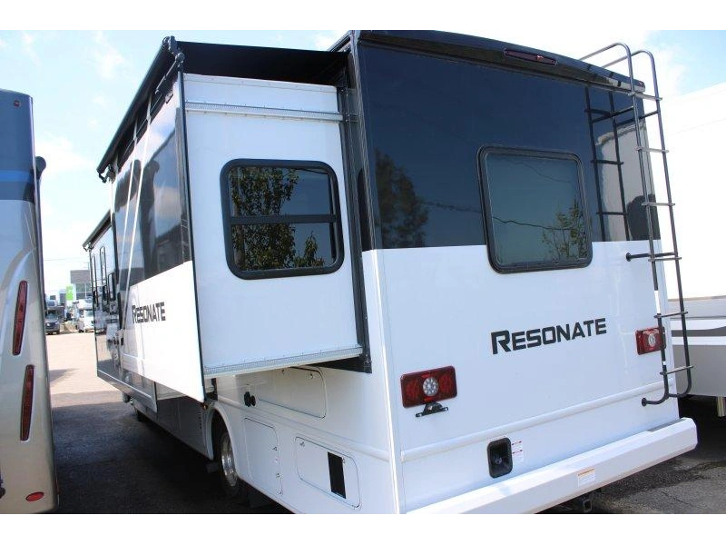 Thor Motor Coach Resonate 30c 2026 alt