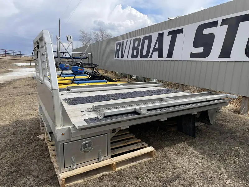 R&R Trailers 102" X 84" FLAT DECK 2017