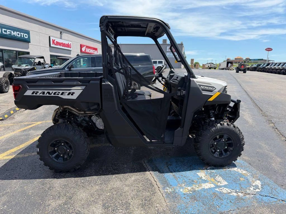 2026 Polaris Ranger® 1000 Eps alt